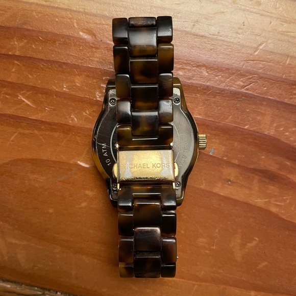 Michael Kors Statement watch - Picture 2 of 3